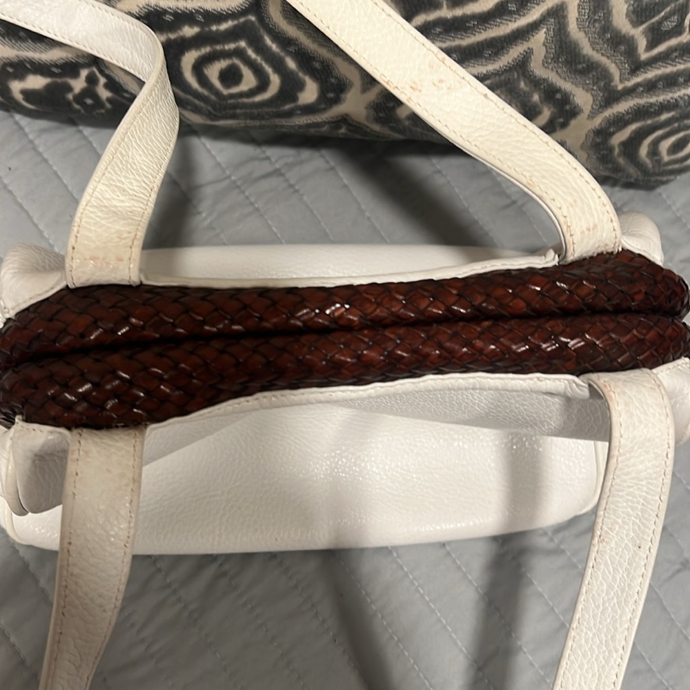 Desmo Italian White Purse w straps - Picture 4 of 9
